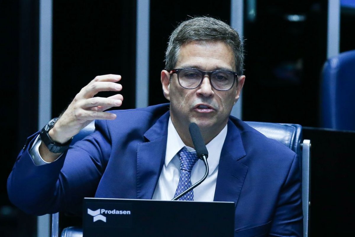 Campos Neto alerta sobre necessidade de esforço adicional na redução da inflação