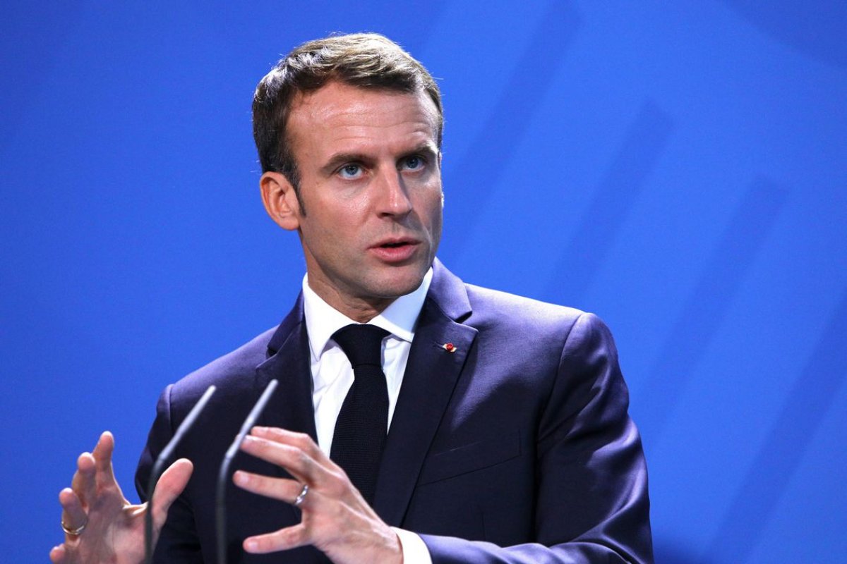 Macron abre mão de futura aposentadoria como ex-presidente da França