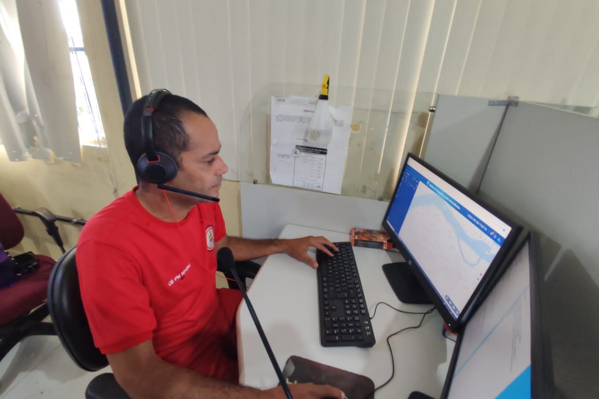 Família realiza parto em carro com ajuda da polícia através do 190 na Bahia