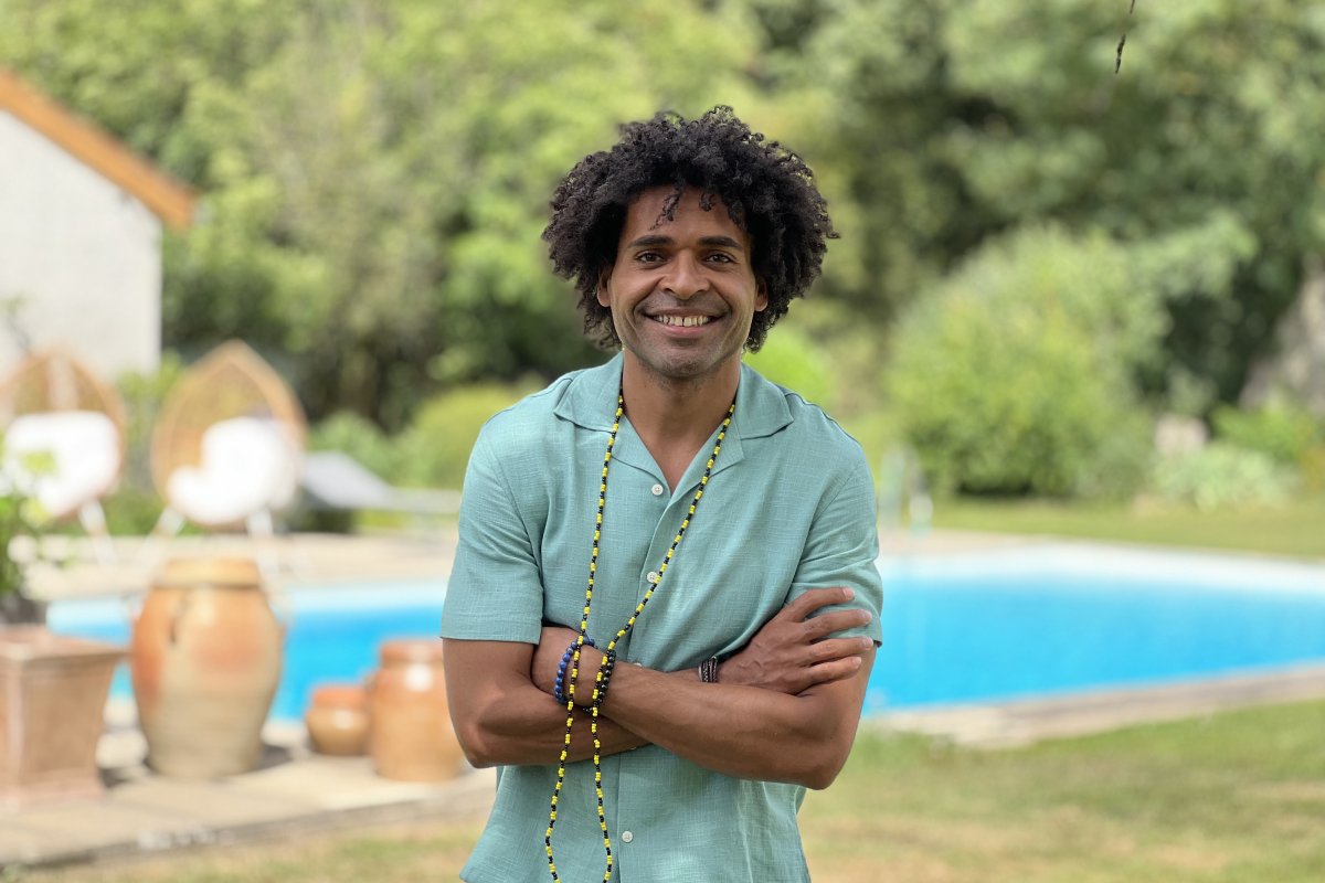 Tom Dantas se apresenta na sede da Unesco em Paris e lança audiovisual!