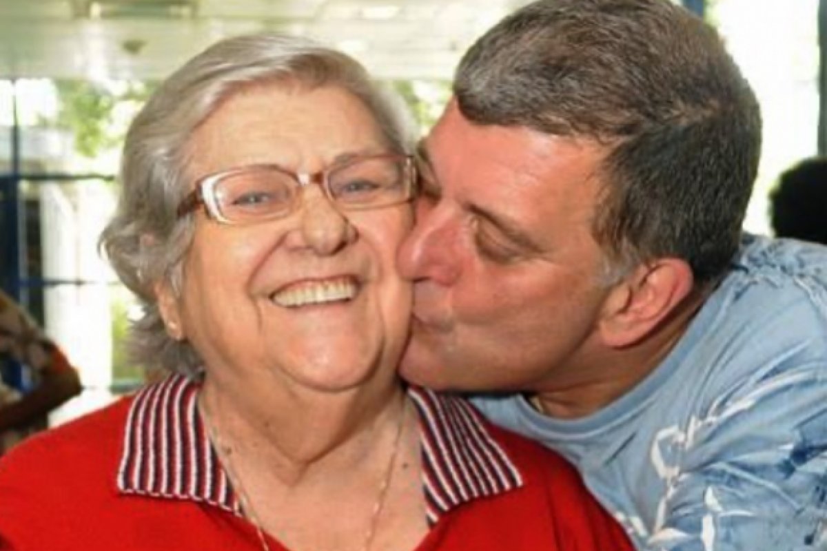 Mãe de Jorge Fernando é internada em CTI de hospital no Rio