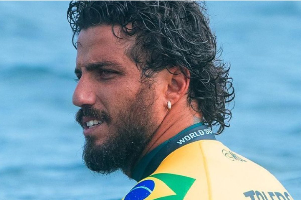 Filipe Toledo conquista título do Circuito Mundial de Surfe em bi campeonato histórico