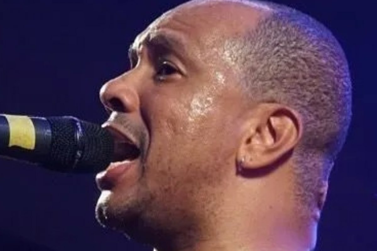 Vocalista do Molejo é internado com embolia pulmonar