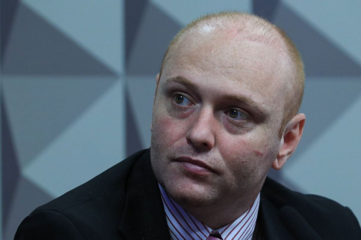 Hacker Delgatti é condenado à 1 ano de prisão por calúnia contra procurador