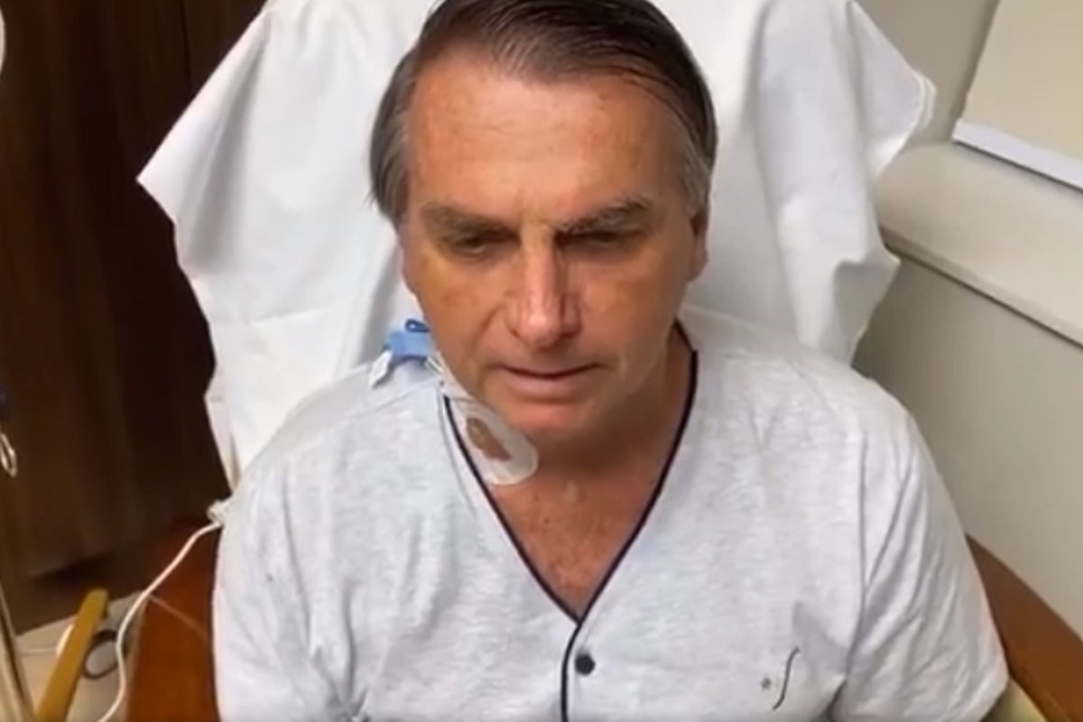 Bolsonaro está em recuperação após cirurgias, diz advogado