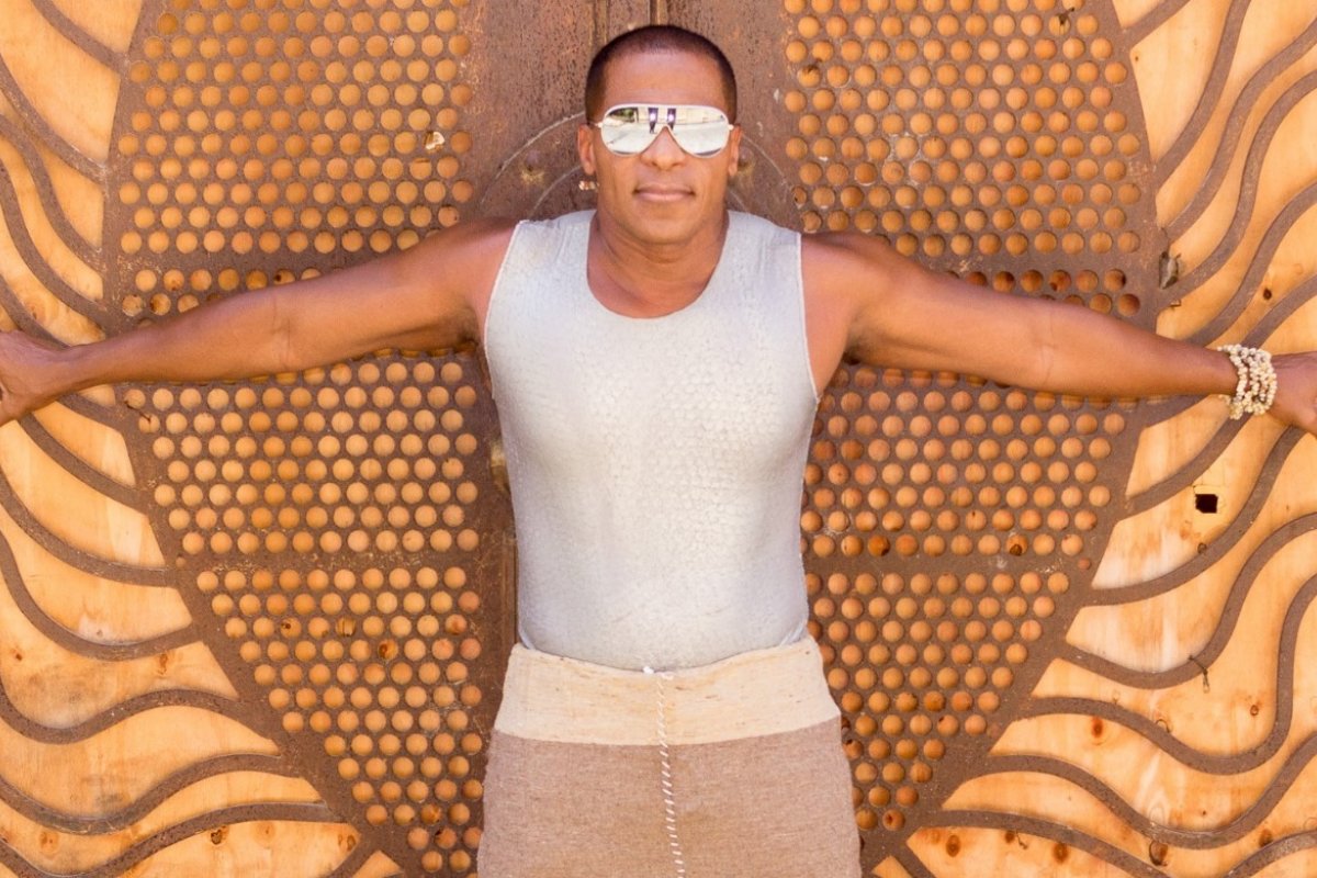 Percussionista Wilson Café leva o seu som para o Festival da Primavera no Pelourinho!