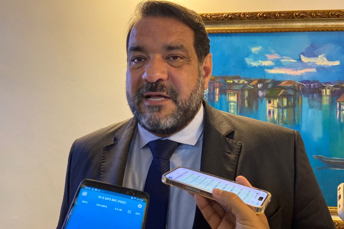 Oposição vai discutir apoio à recondução de Adolfo Menezes, diz Alan Sanches