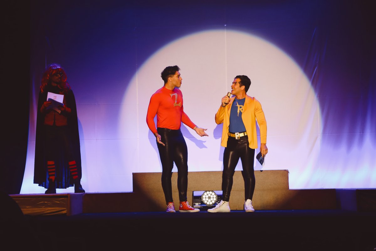 Peça infanto-juvenil discute ansiedade e angústia e coloca em cena super-heróis!