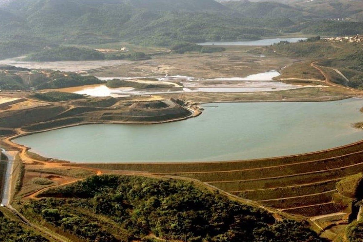 Barragem transborda devido à forte chuva em Congonhas, em Minas Gerais, diz ANM