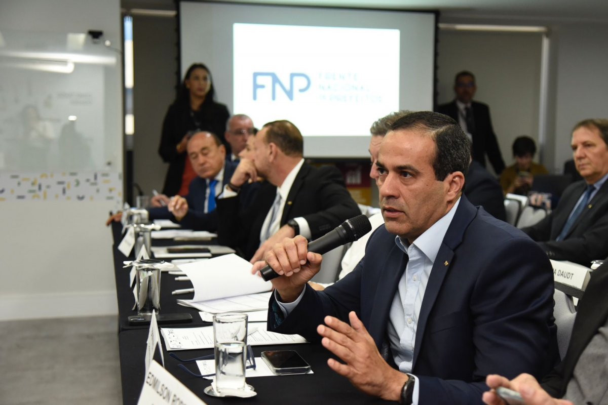 Em reunião da Frente Nacional de Prefeitos, Bruno Reis defende mudanças na PEC que visa simplificar a tributação sobre o consumo