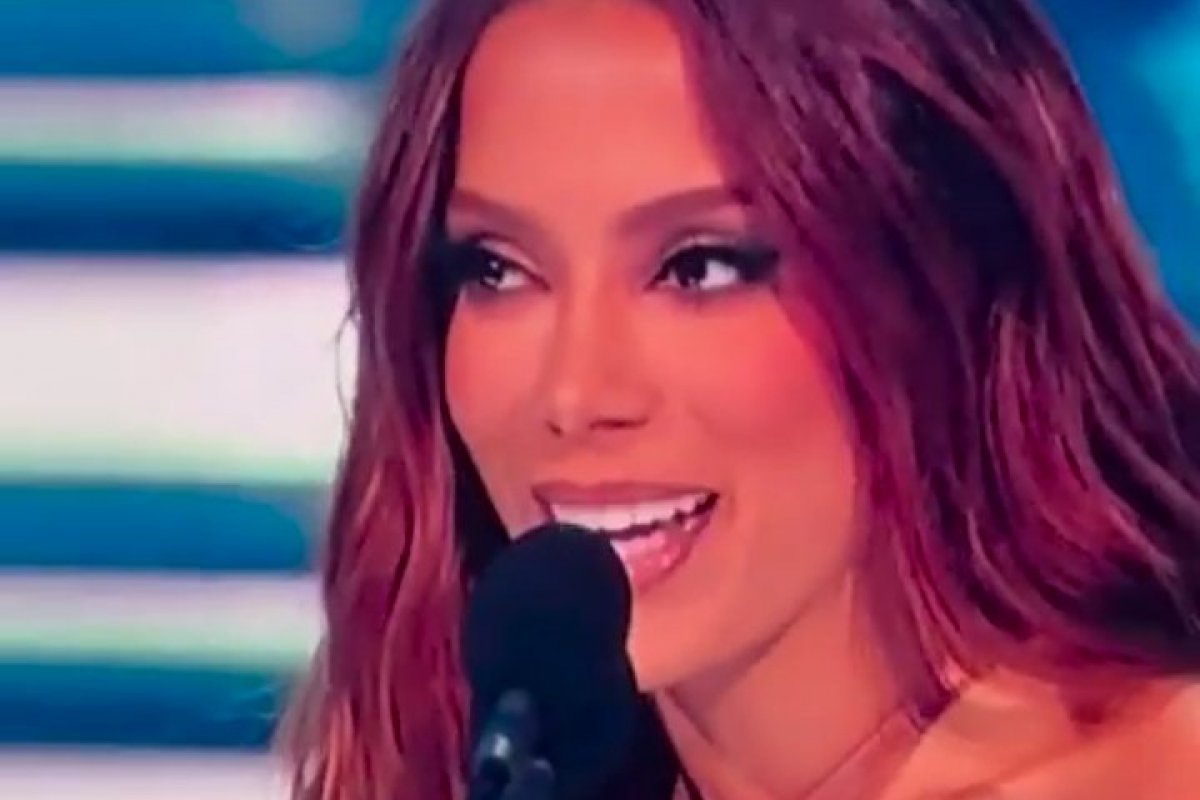 Anitta vence o VMA pela segunda vez!