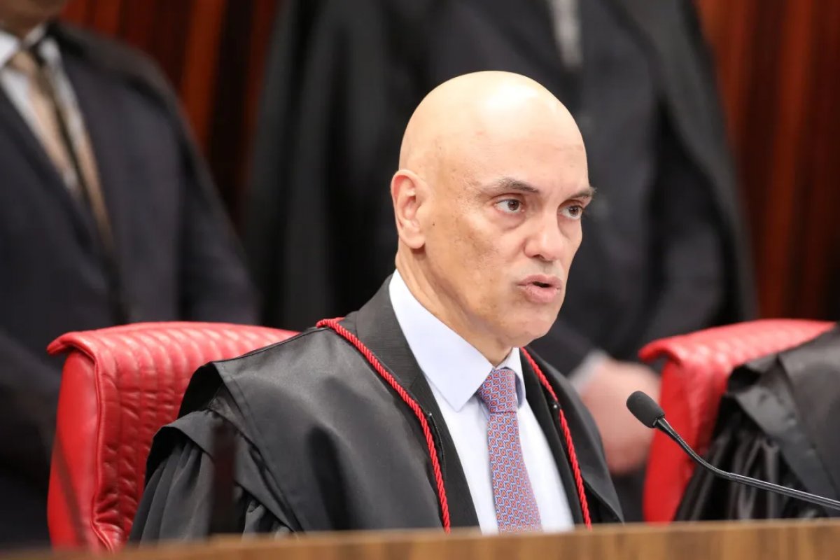 Réu do 8 de janeiro assistirá ao próprio julgamento da cadeia