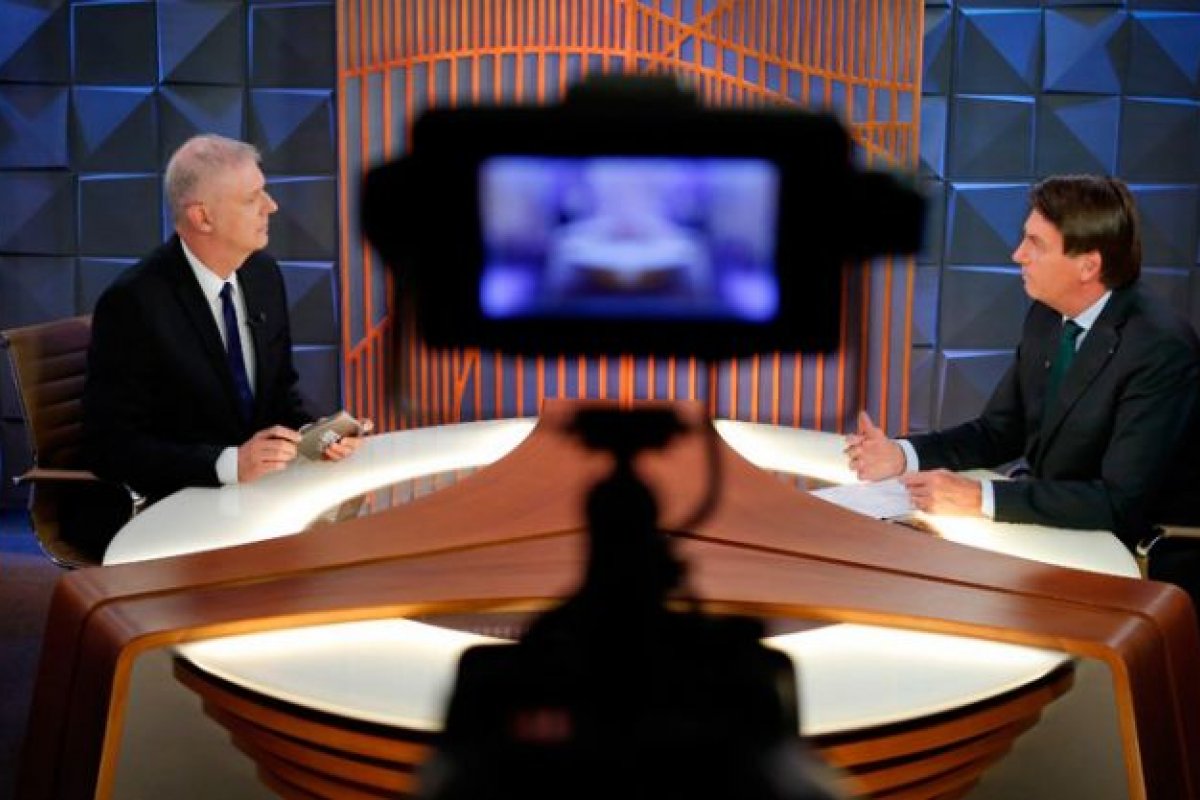 “Lula já é uma carta fora do baralho’, diz Bolsonaro