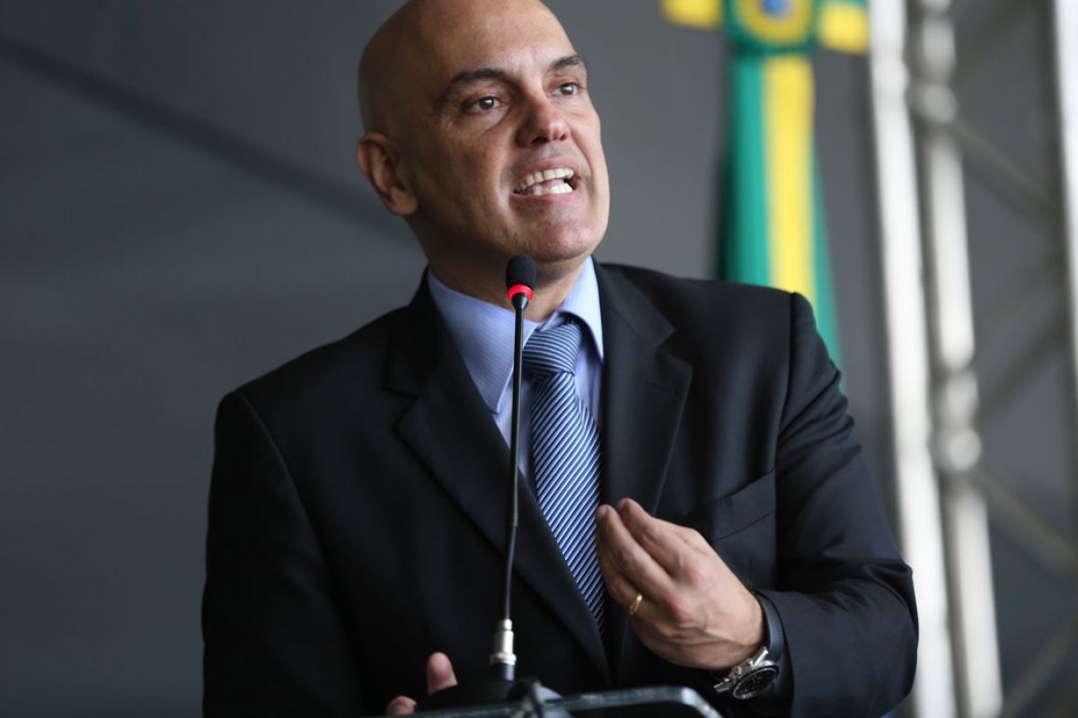 Vídeo: Moraes diz que 'negacionismo' faz parecer que atos de 8/1 foram 'domingo no parque'