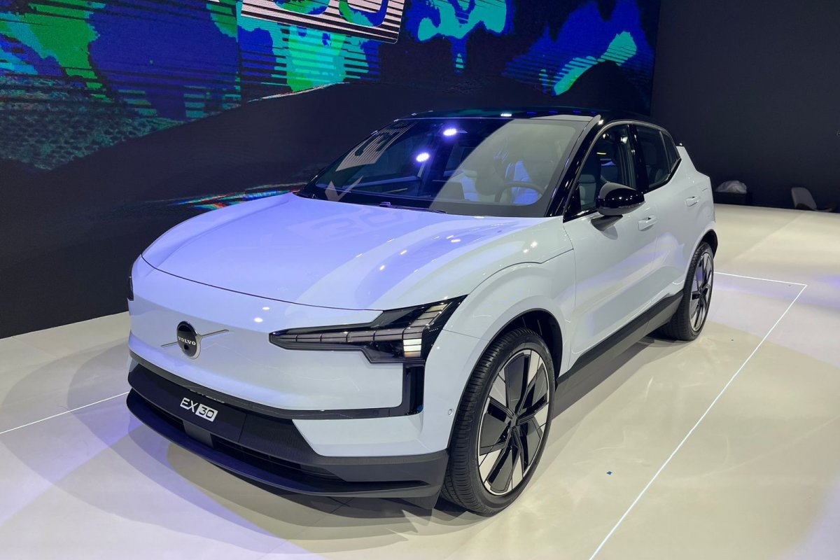 Volvo EX30 estreia com motor de 272cv e preço a partir de R$ 219,9 mil