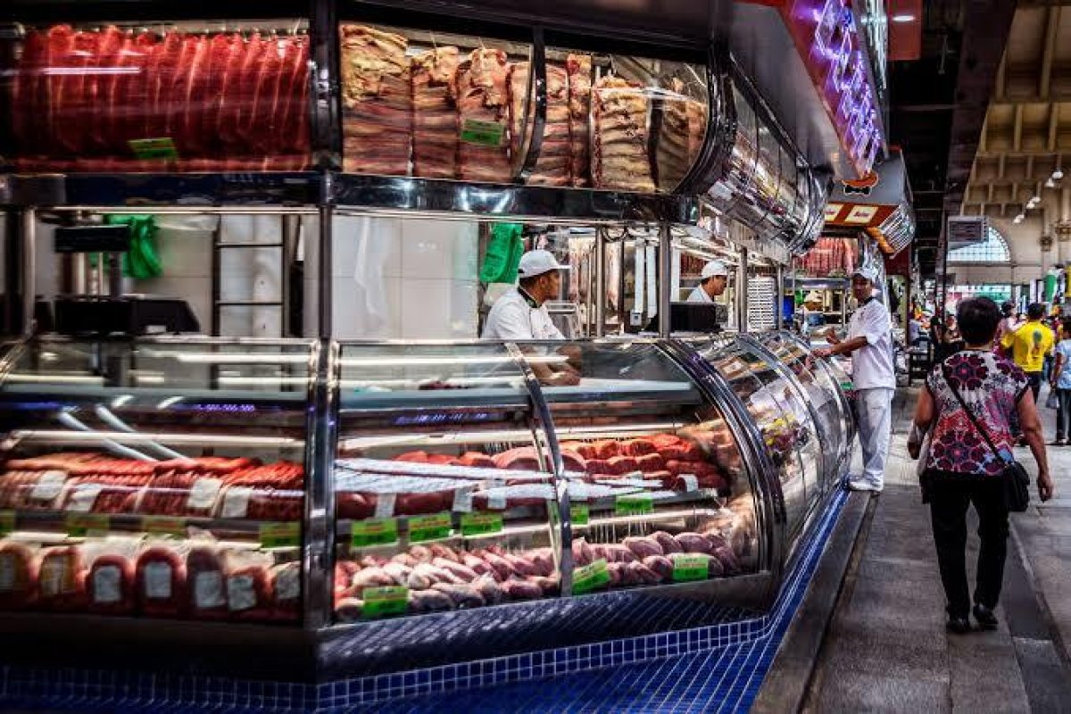 China anuncia redução nas tarifas de importação da carne de porco e de 850 produtos