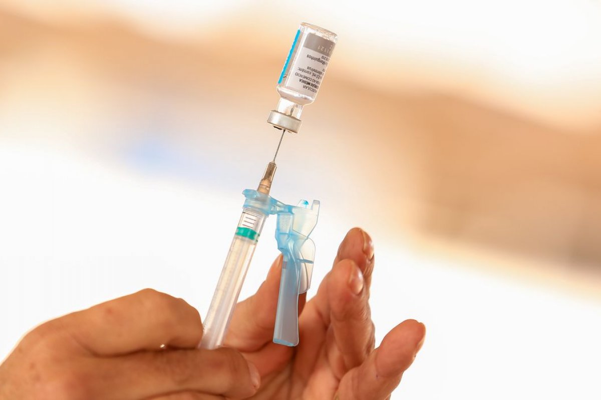 Salvador segue com vacinação de Covid-19 e gripe nesta sexta-feira (15)