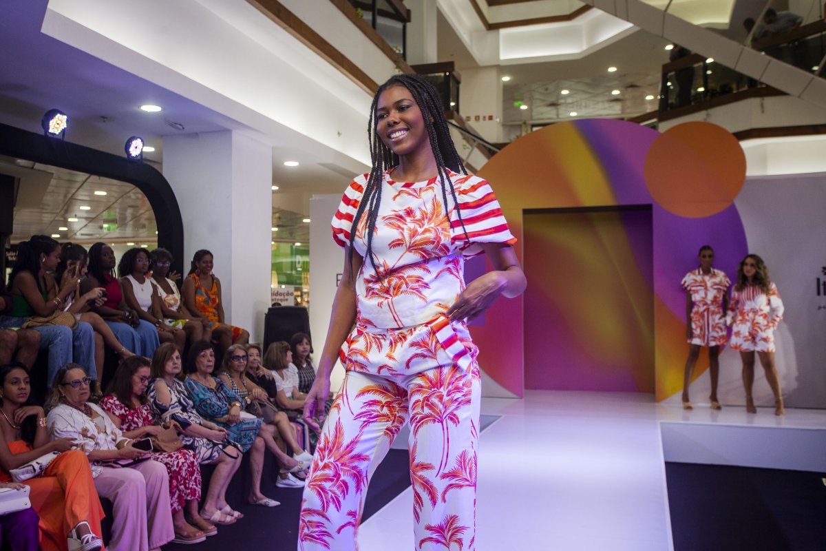 Cheville apresenta coleção Verão 2024 com desfile badalado!