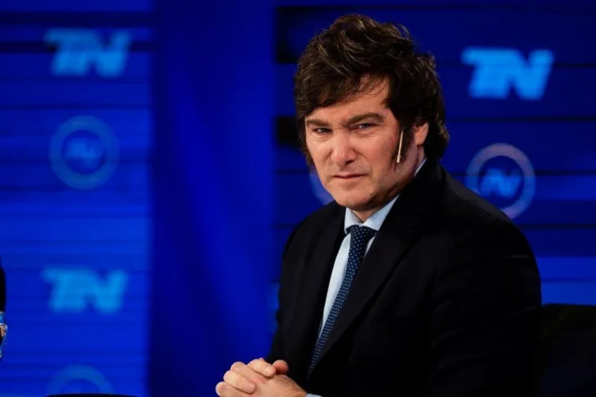 Javier Milei chama Lula de 'socialista com vocação totalitária'