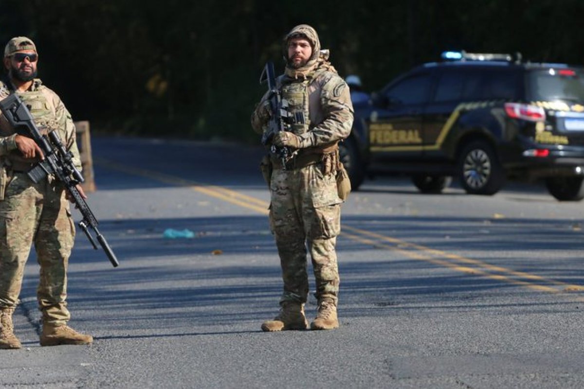 Morrem suspeitos envolvidos em assassinato de agente federal durante operação Fauda