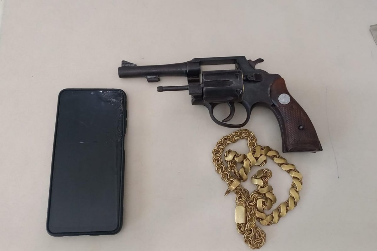 Homem armado é preso em Porto Seguro, no extremo sul da Bahia