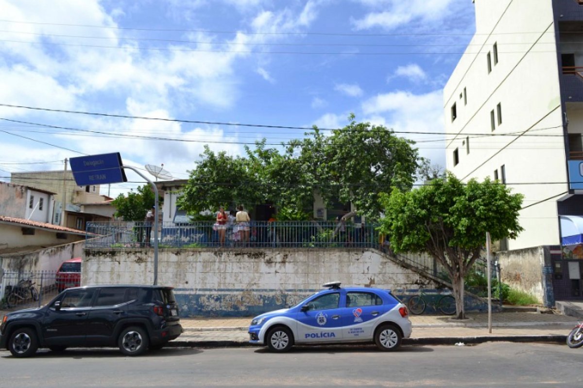 MP requer interdição da Delegacia de Macaúbas por problemas de segurança
