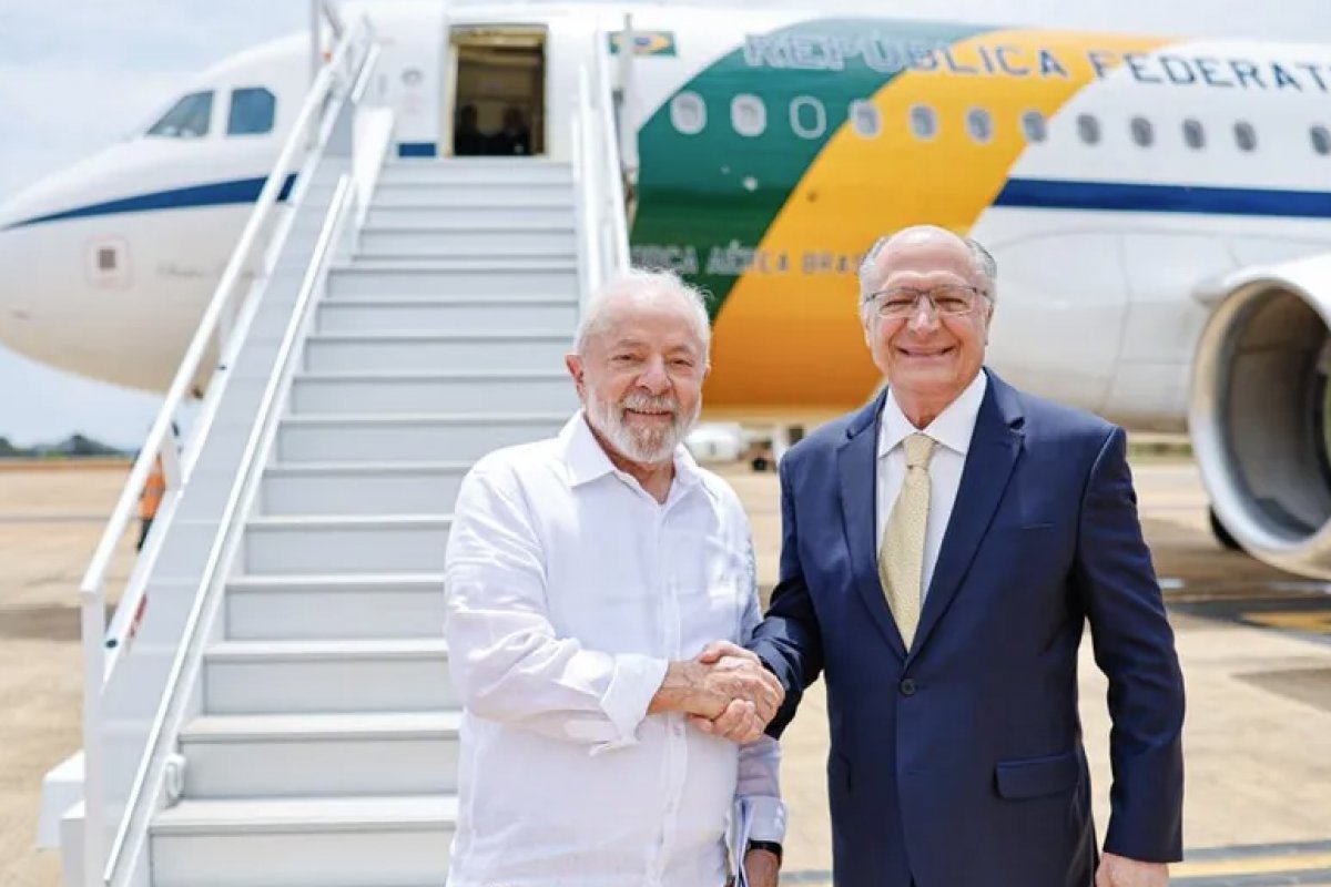 Lula chega a Cuba para encontro do grupo G77