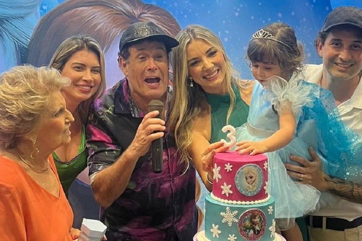 Sérgio Mallandro comemora 3 anos da neta