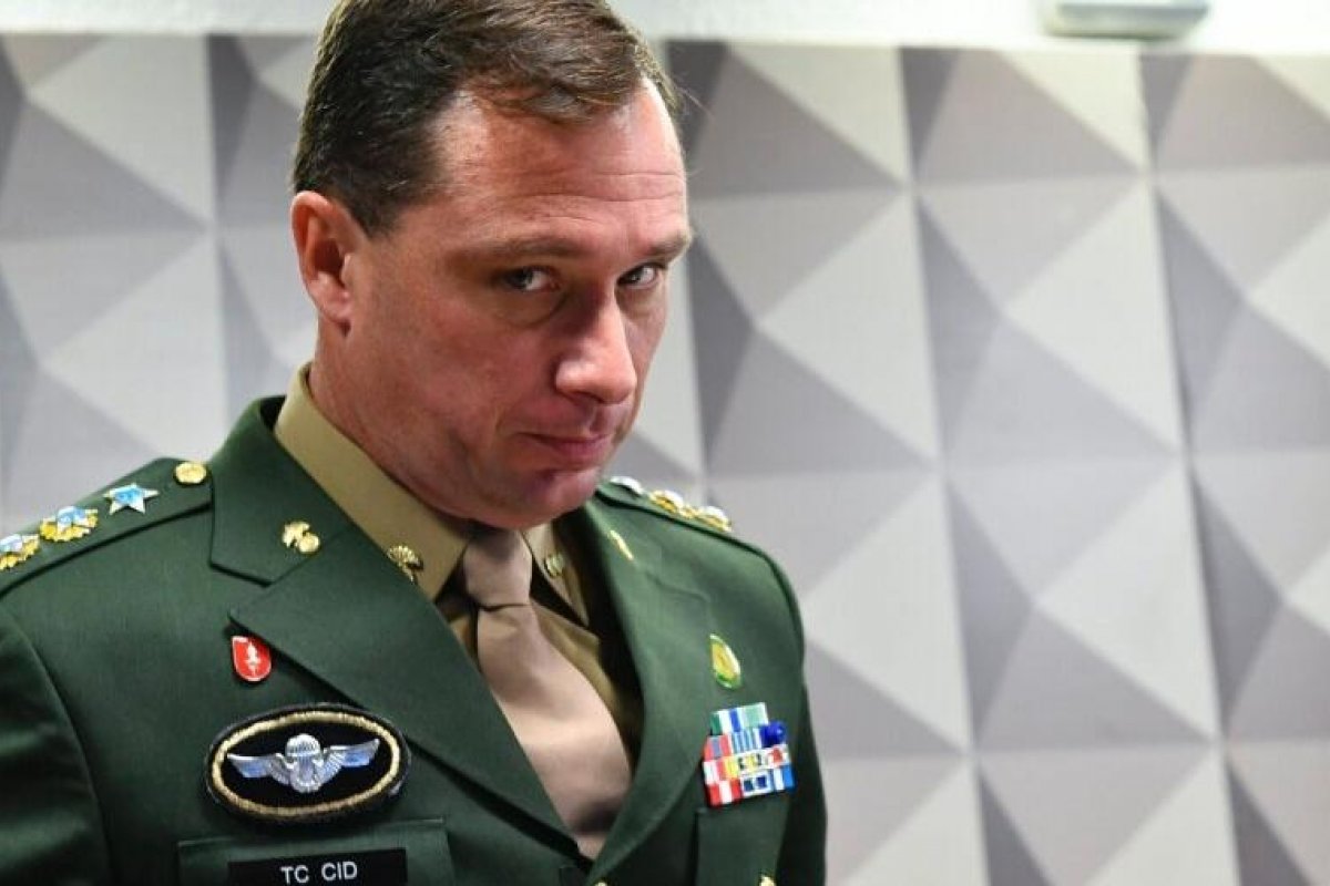 Mauro Cid tem patrulha 24h e muda rotina de área militar após sair da cadeia