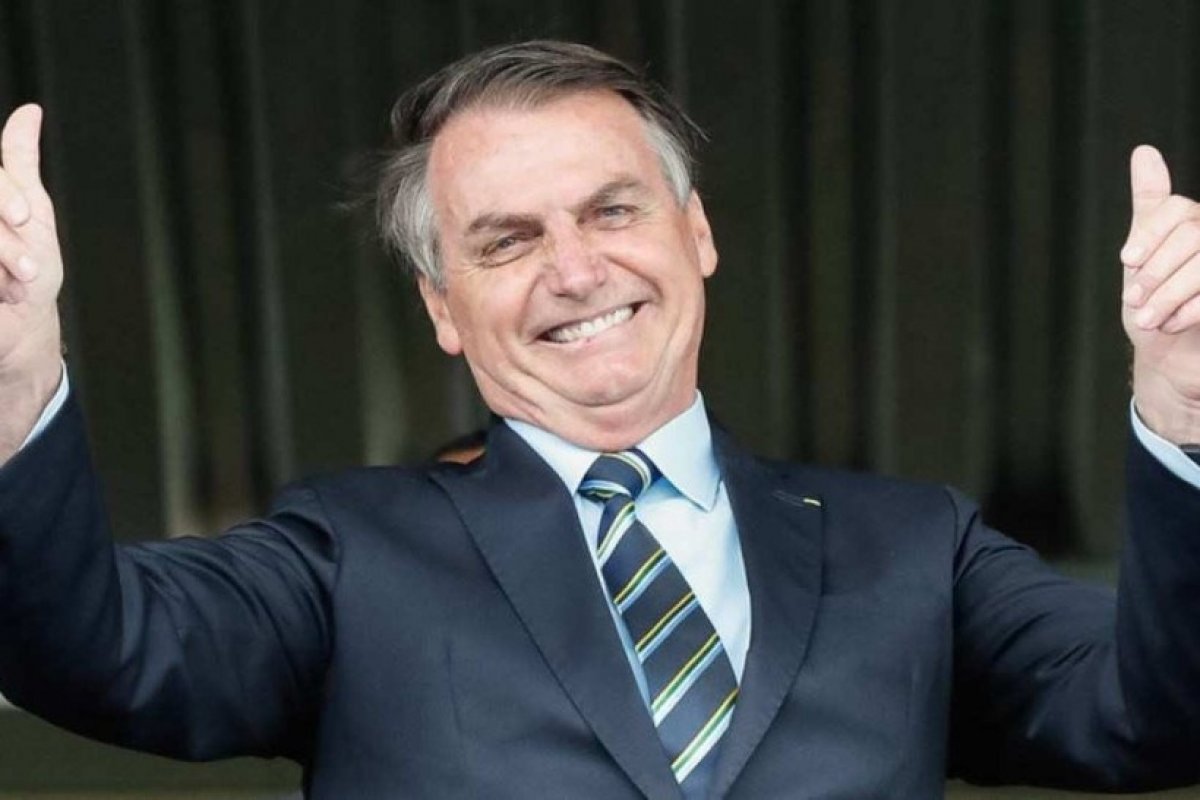 TSE vai analisar recurso contra inelegibilidade de Bolsonaro na próxima quinta (21)