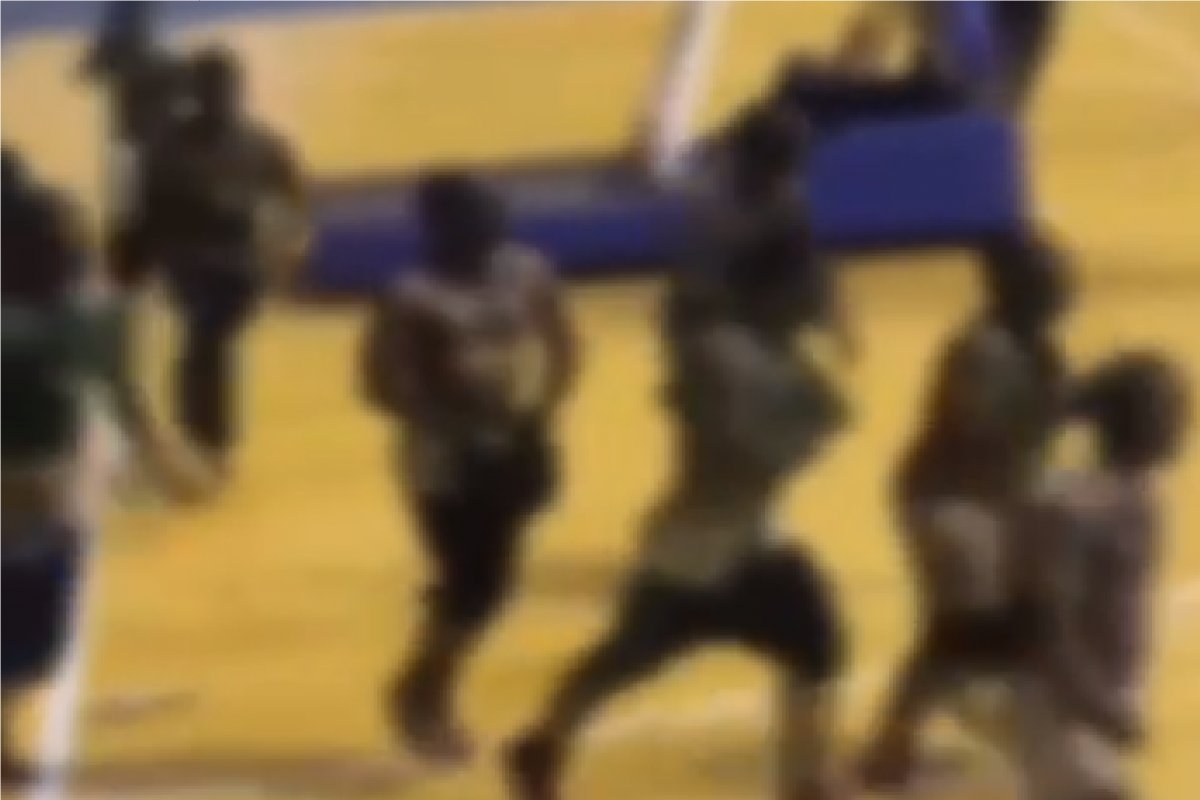 Vídeo: estudantes de medicina fazem atos de importunação sexual durante jogo em SP