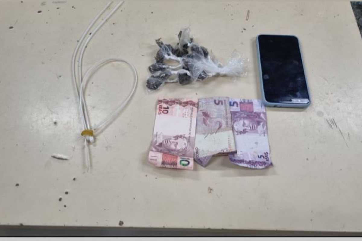 Polícia Militar prende suspeitos de tráfico de drogas em Itinga