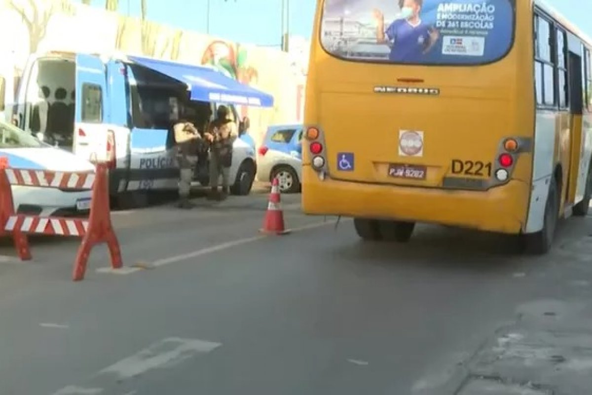 Serviço de transporte é retomado em Valéria e comunidade de Creche, após quatro dias de suspensão