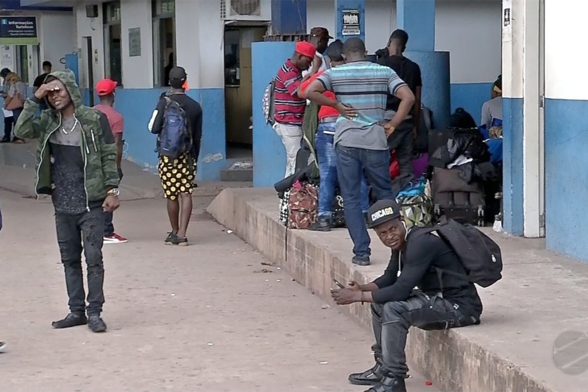 Governo adota medida que facilita autorização de residência para cerca de 30 mil haitianos no Brasil