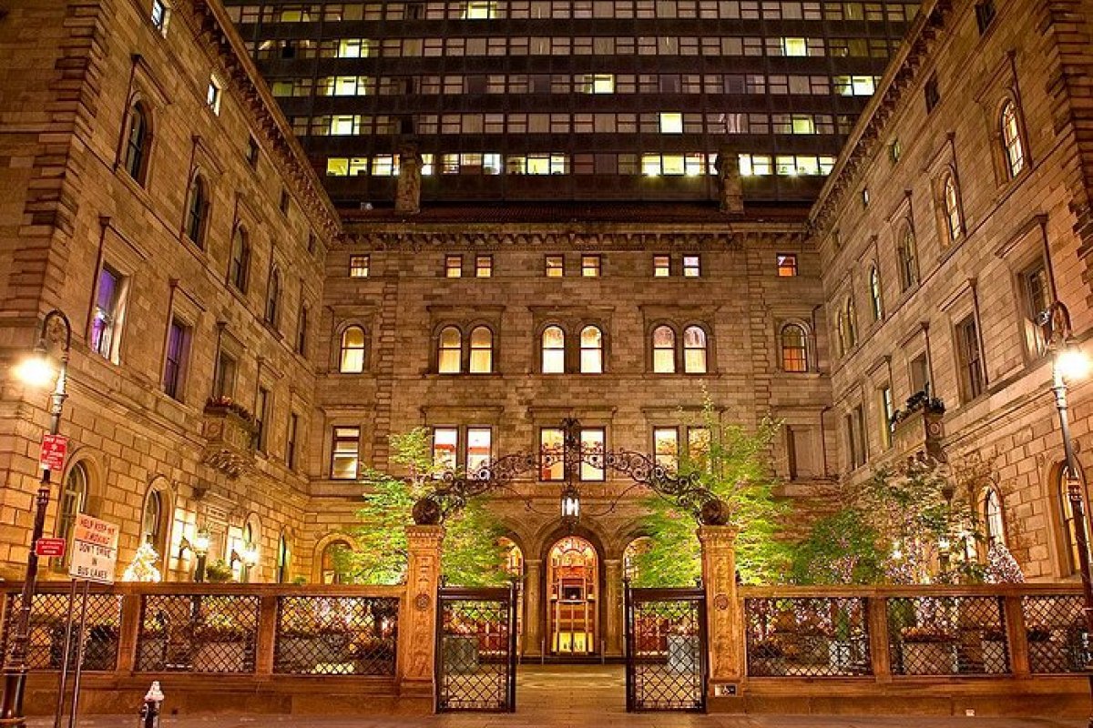 Viagem de Lula para Nova York poderia comprar hotel inteiro no Guarujá (SP)