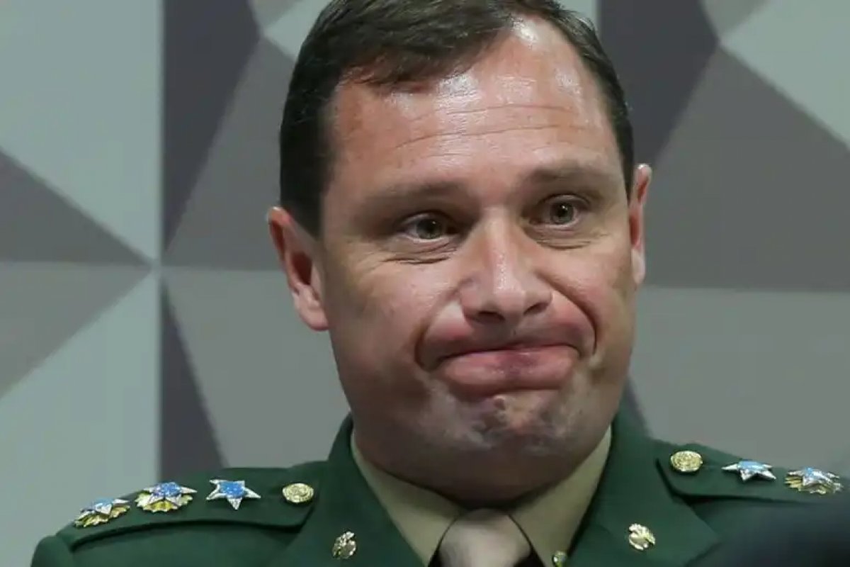 Bolsonaro consultou militares sobre plano de golpe, diz Mauro Cid em delação