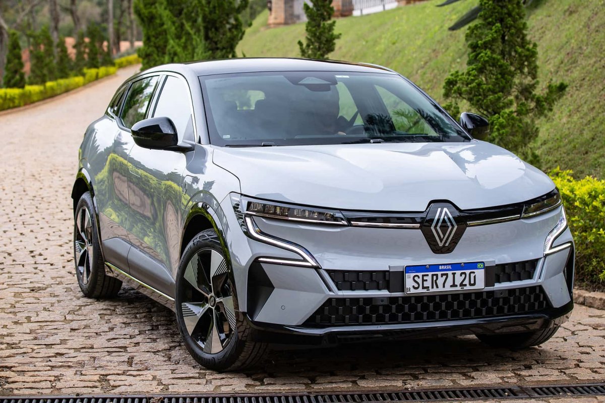 Renault lança Megane E-tech 2024 com motor de 220cv e autonomia média de 400km: veja o preço