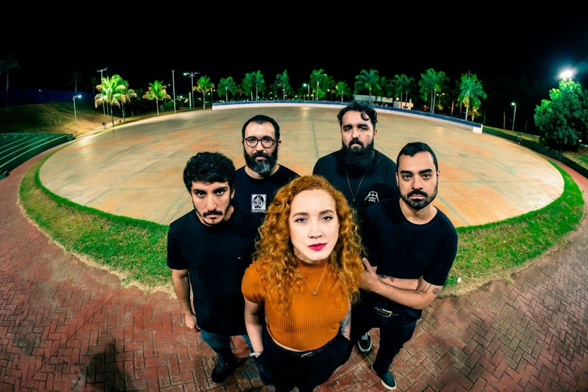 Ousel estreia fase em português com a nova música 'Eu Nem Vi'