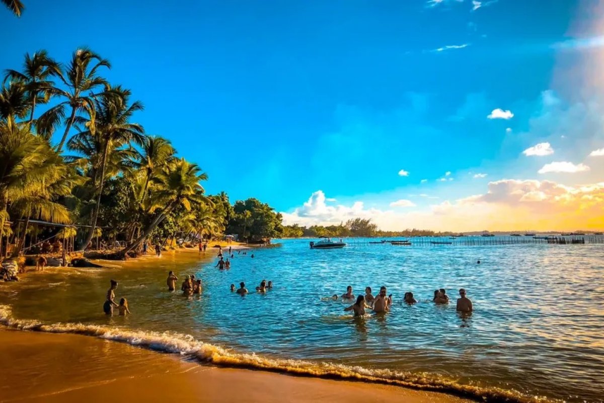 Bombeiros encontram corpo de homem que se afogou no baixo sul da Bahia