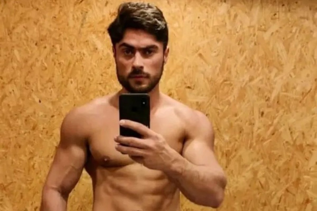 Tragédia: Homem do meme “cadê meu green” é achado morto em banheira de sauna gay!