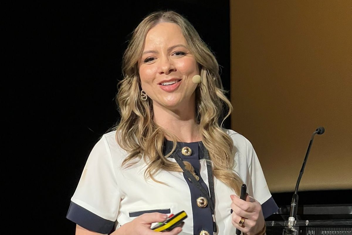 Ginecologista baiana palestra em Congresso Mundial de Ginecologia Regenerativa em Madrid!