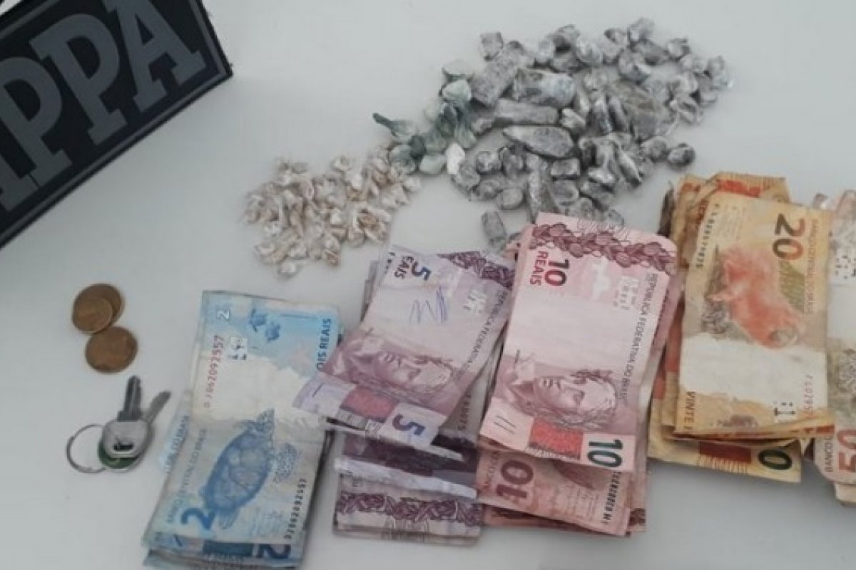 Adolescentes são apreendidos com drogas dentro de um barco no sul da Bahia