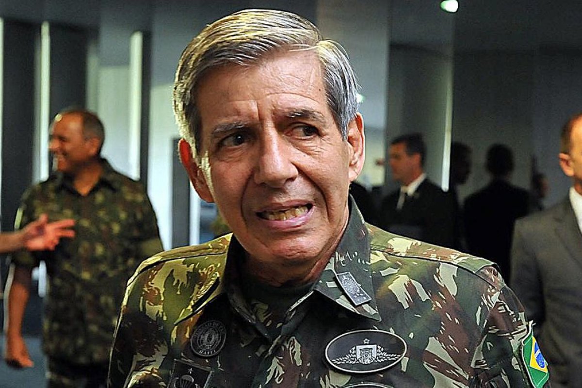 Após depoimento de delação premiada de Mauro Cid, ex-ministro do GSI afirma não ter envolvimento com possível golpe "Nunca participei de reuniões"