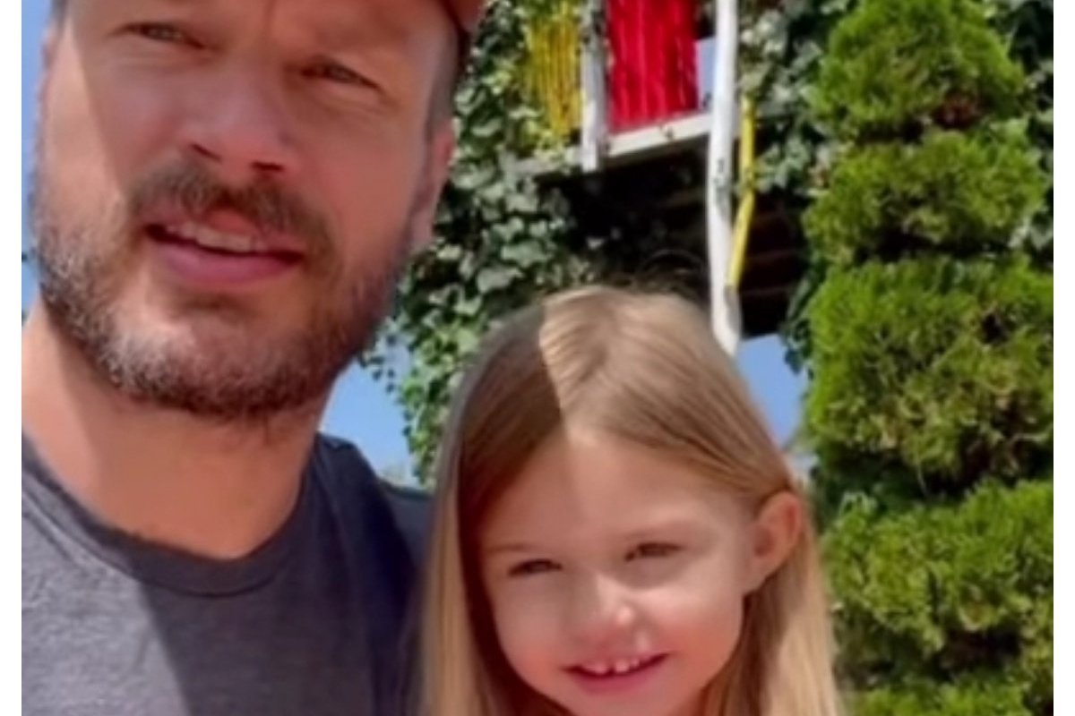 Rodrigo Hilbert faz casa na árvore para a filha!