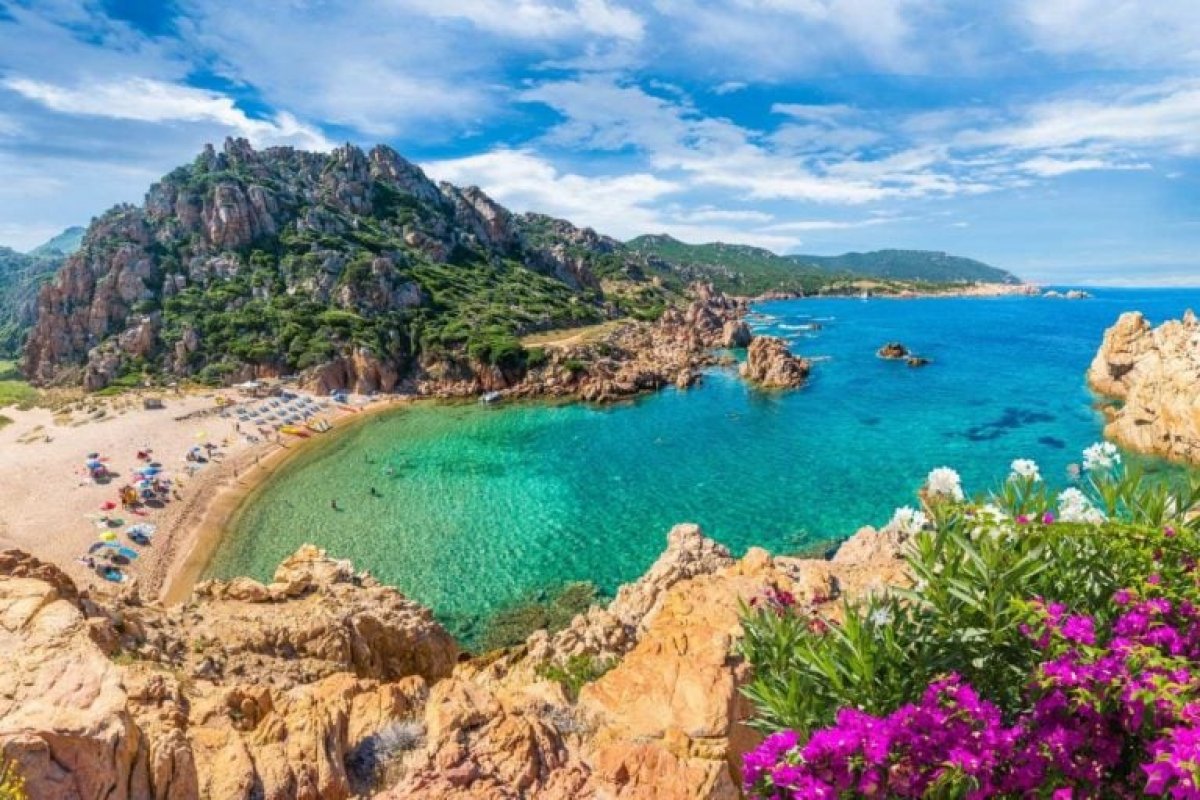 Corpo de possível turista brasileira é encontrado em Praia da Sardenha, na Itália