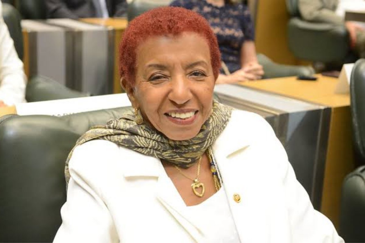 Leci Brandão passa mal e é levada às pressas para hospital!