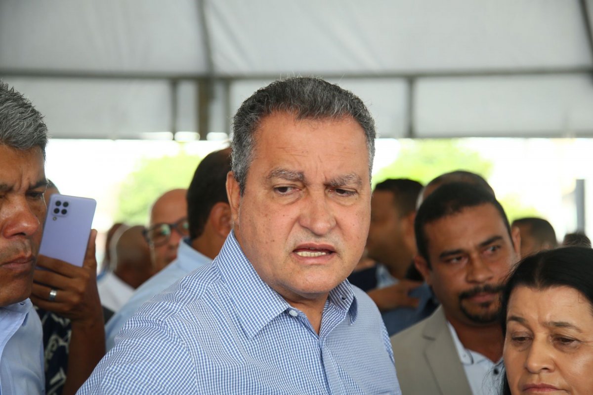 Governo Lula busca cooperação entre Forças Armadas e PF contra fuzis na Bahia, diz Rui