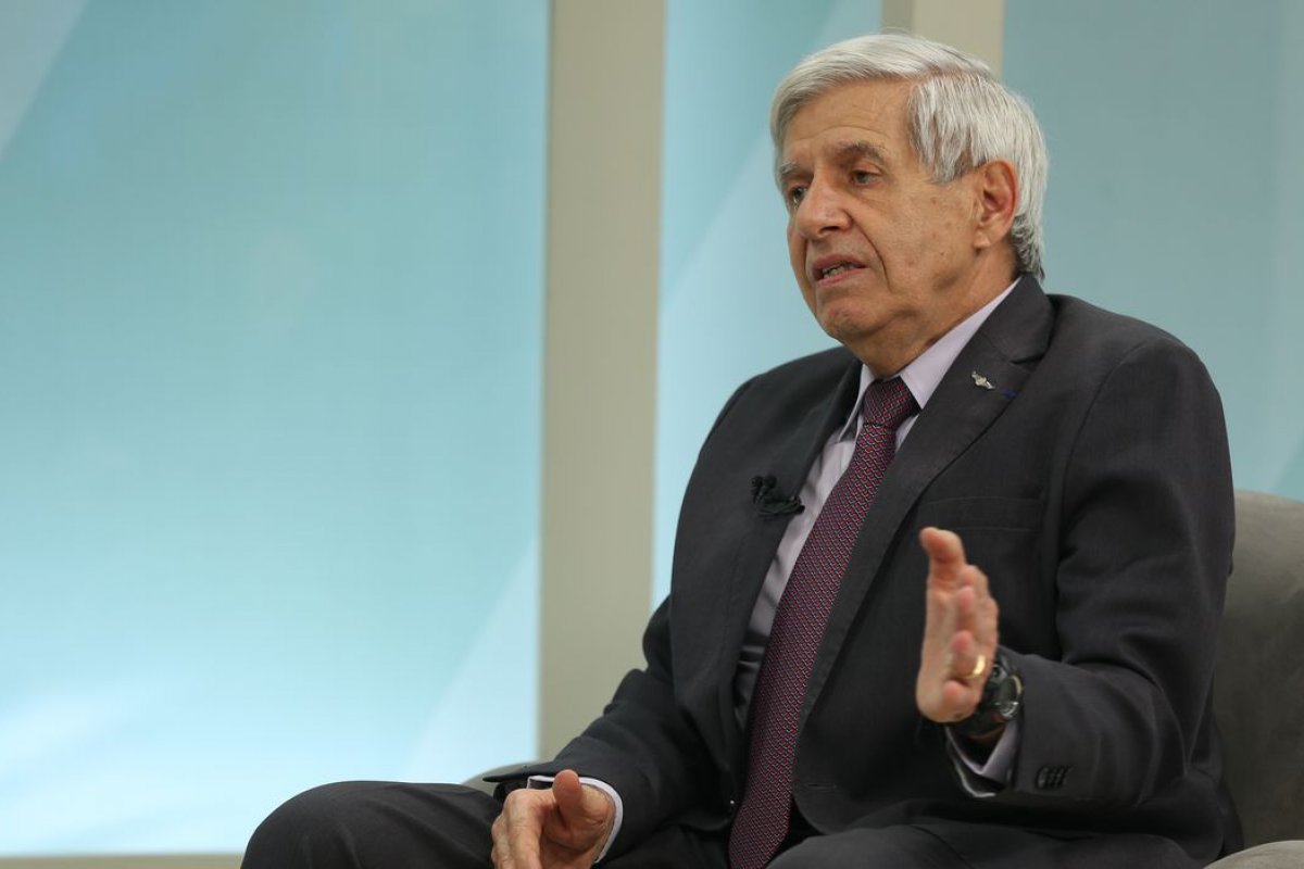 8/1: defesa de General Augusto Heleno recorre ao STF para evitar depoimento na CPMI