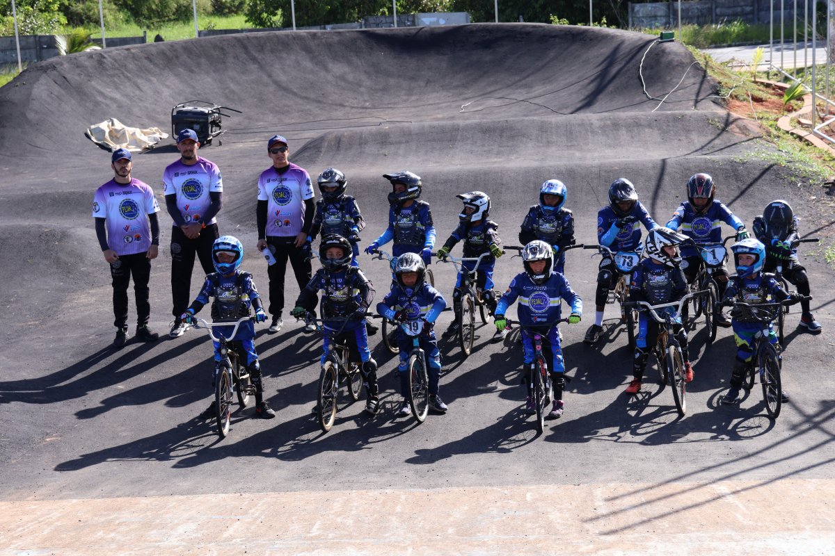 Projeto Pedal BMX oferece aulas gratuitas de Bicicross para crianças e jovens