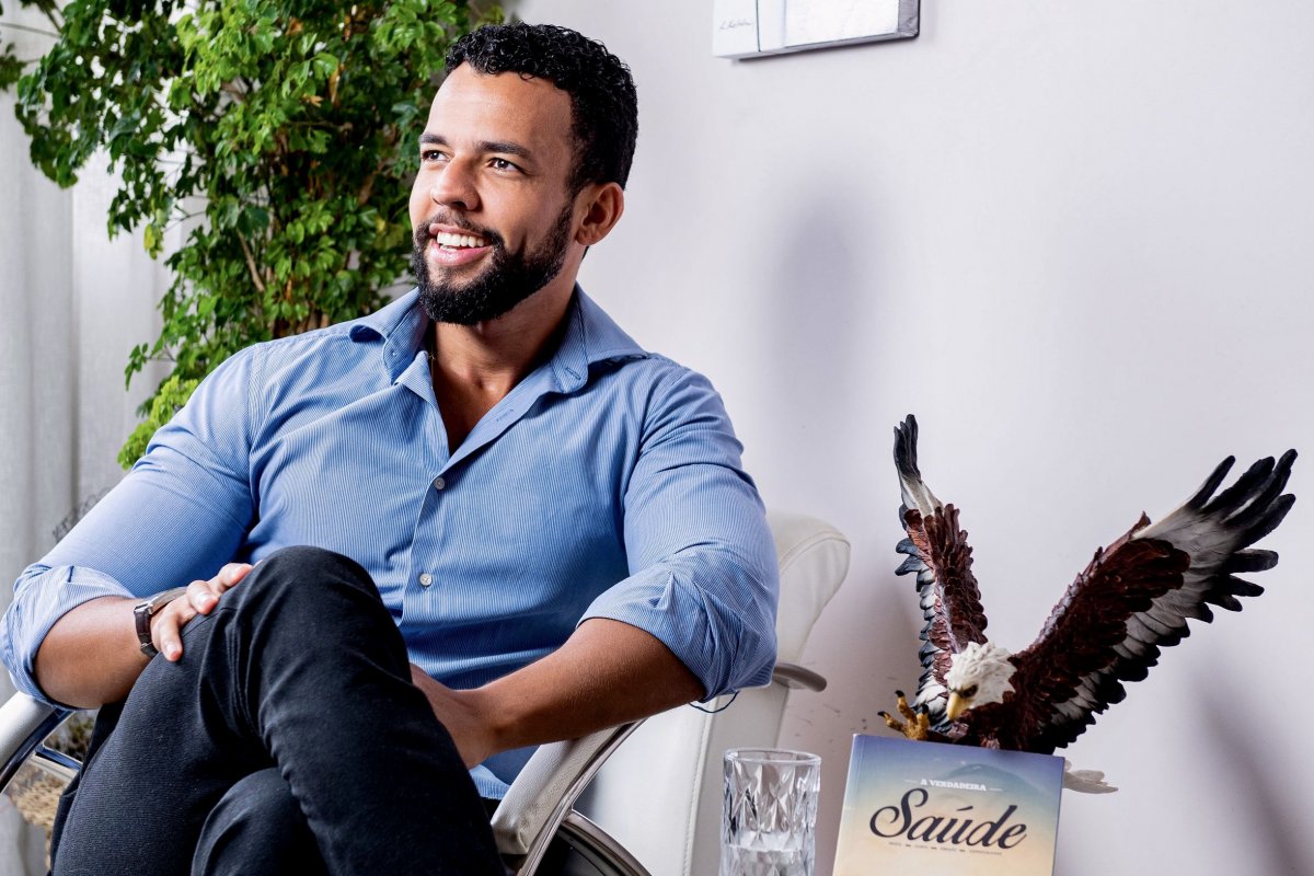 Psicólogo Diego Sant’ Anna lança livro na capital baiana!